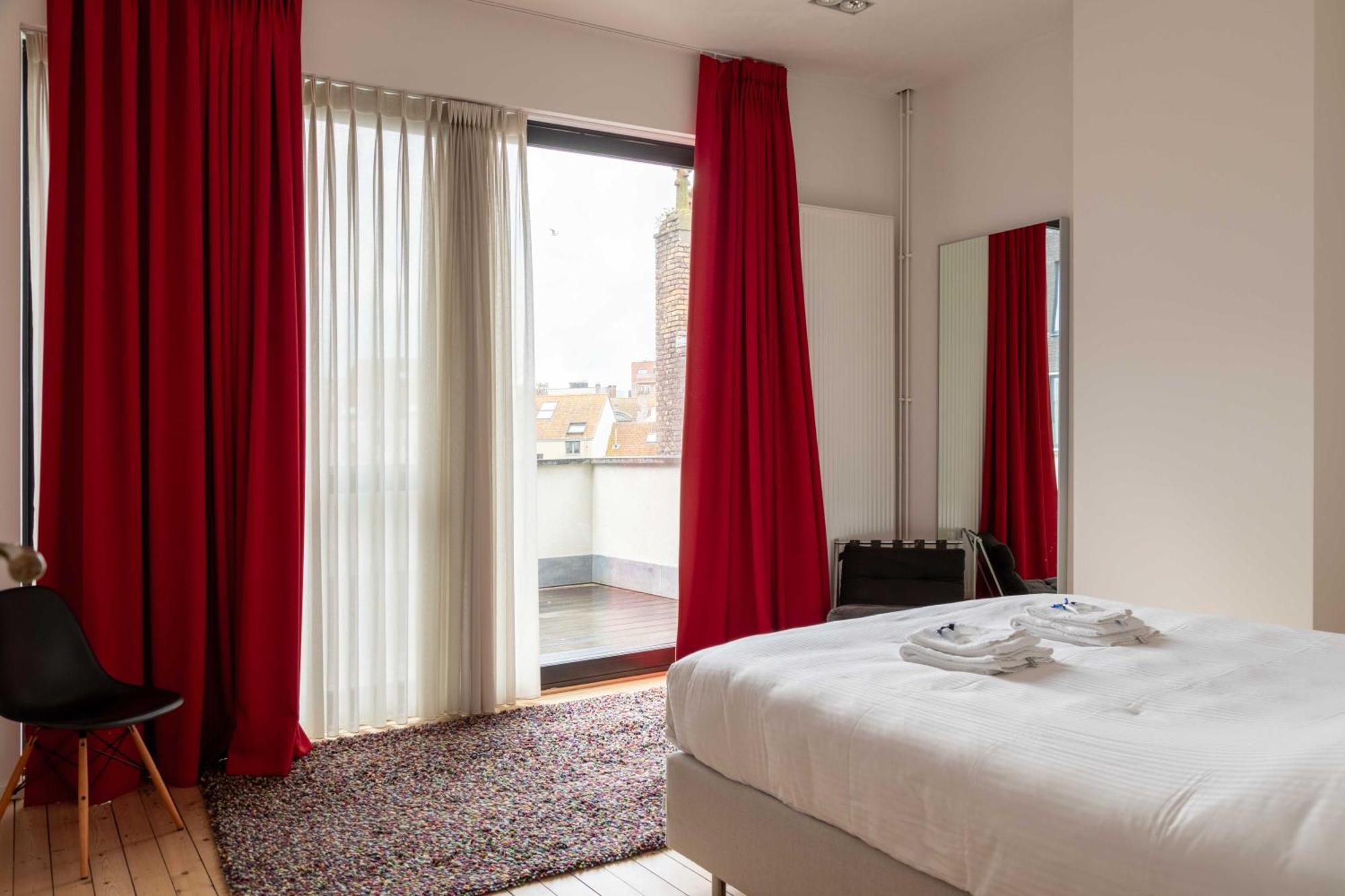 Spacious Belle Epoque House With Free Parking Остенде Экстерьер фото