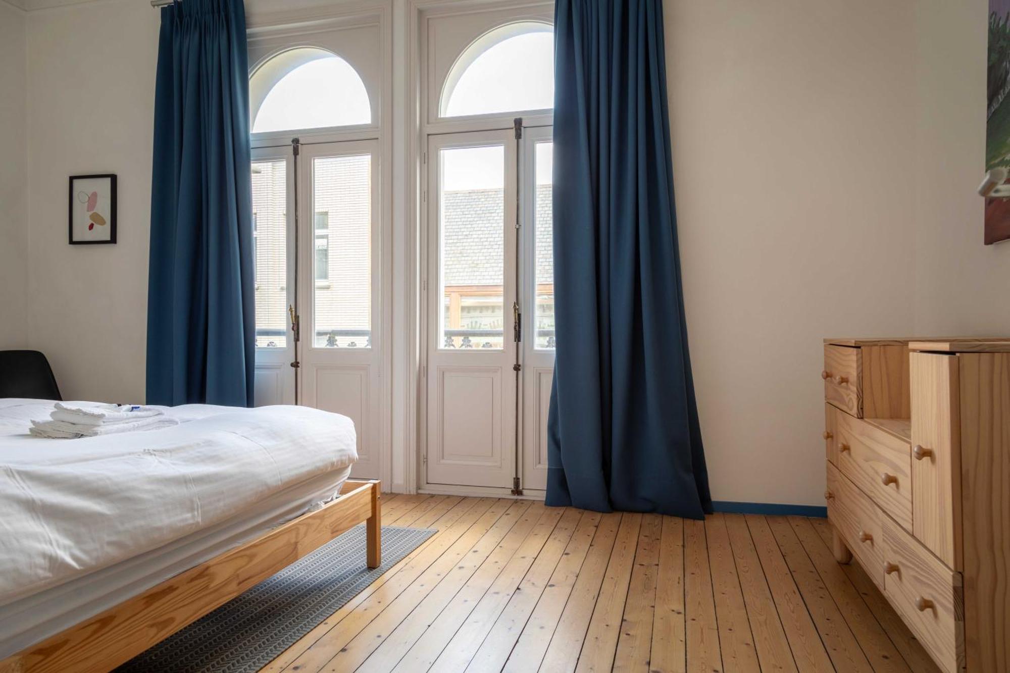Spacious Belle Epoque House With Free Parking Остенде Экстерьер фото