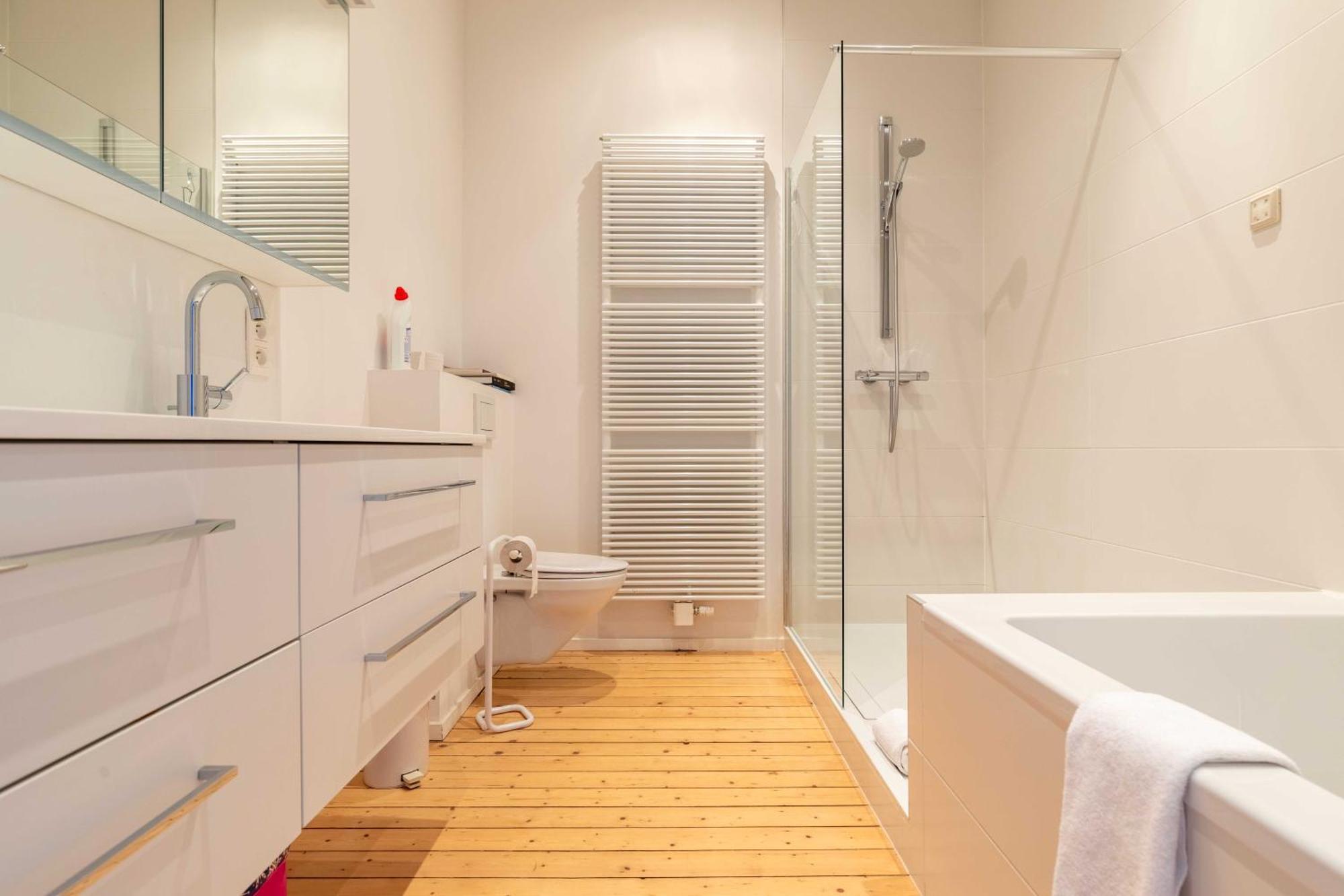 Spacious Belle Epoque House With Free Parking Остенде Экстерьер фото